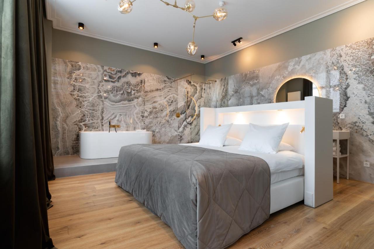 Het Arresthuis โรมอนด์ ภายนอก รูปภาพ A room at the hotel